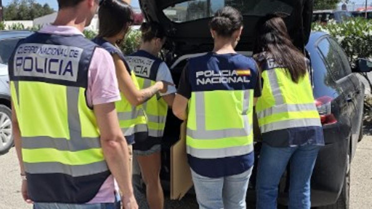 Agentes de la Policía Nacional.