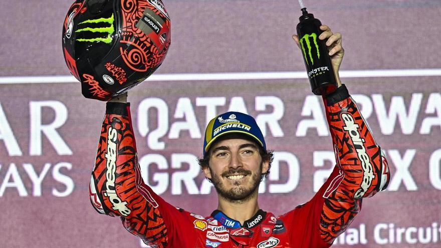 Un portentoso Bagnaia triunfa frente a un prometedor Márquez y un divertido Acosta en el GP de Catar