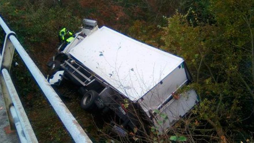 El conductor de un camión fallece en accidente en Curtis