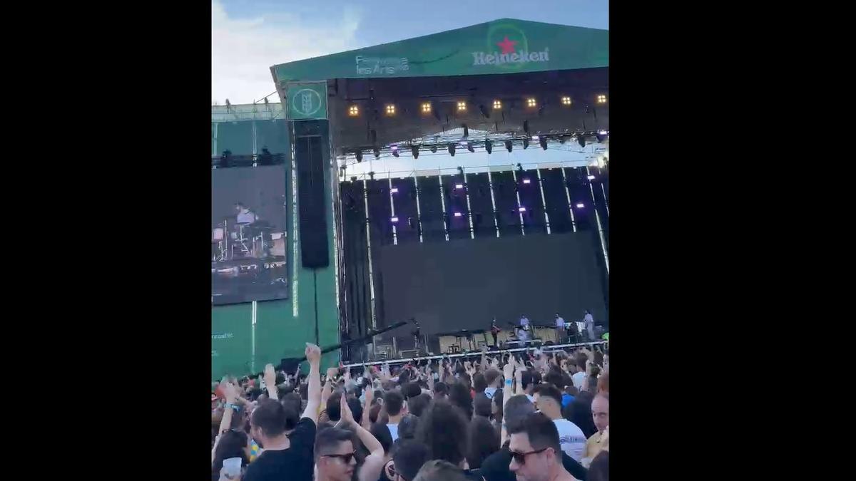 Gritos de Mazón dimisión en el festival de Les Arts