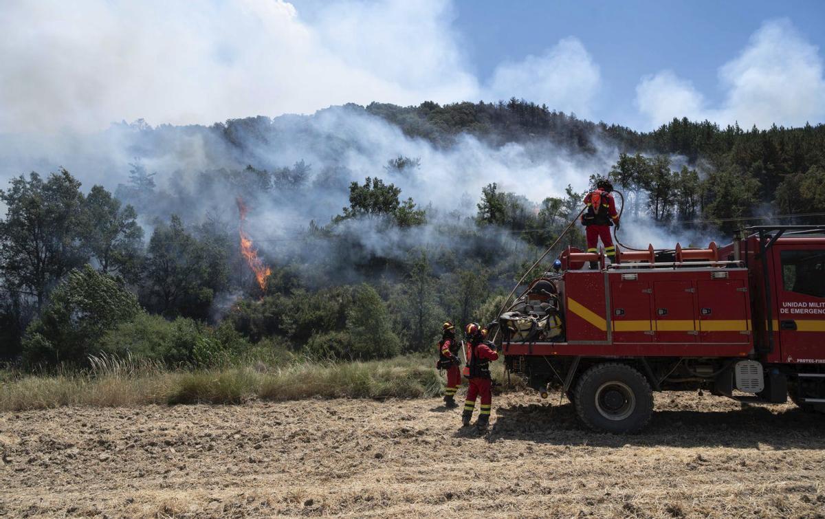 El foc descontrolat d’Aragó podria causar més desallotjaments
