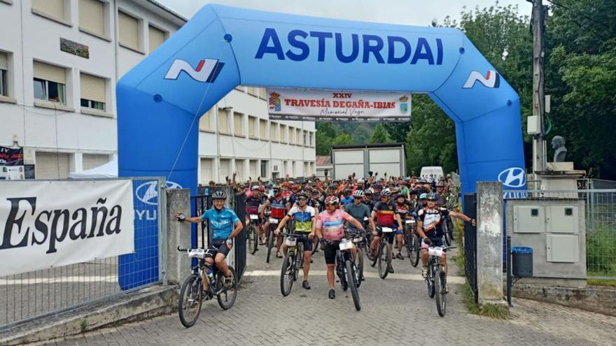 Participantes en la carrera. | LNE