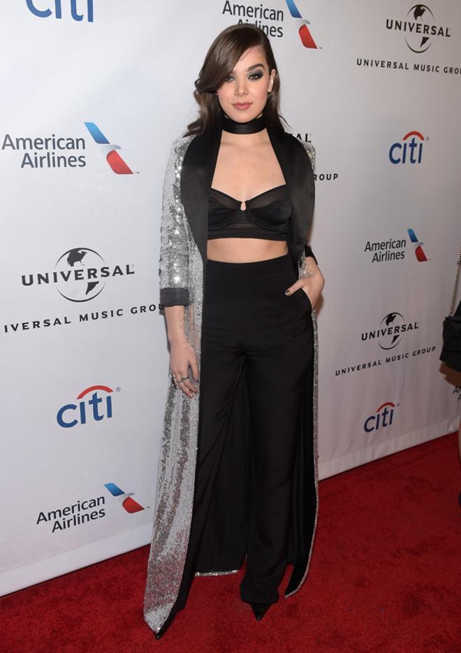 Hailee Steinfeld se rinde al choker, el accesorio de moda