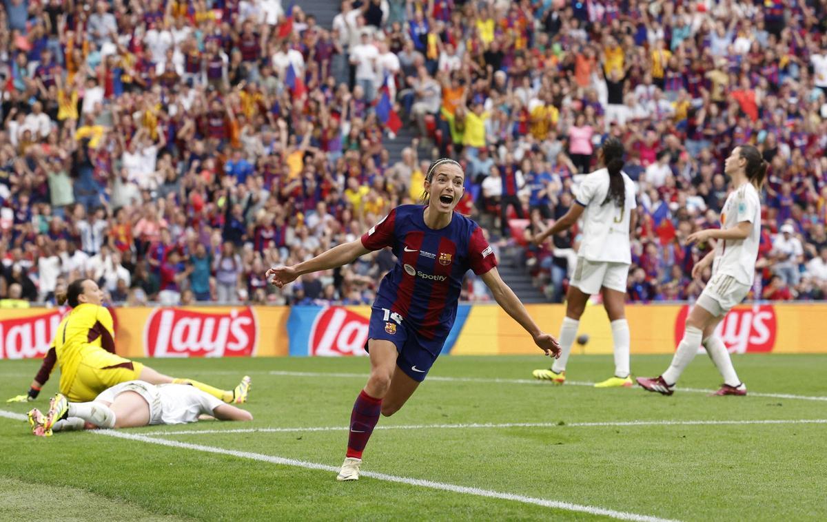 Aitana Bonmatí celebra el primer gol de FC Barcelona ante el Olympique de Lyon.