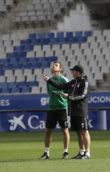 Entrenamiento del Real Oviedo de fútbol en el Carl