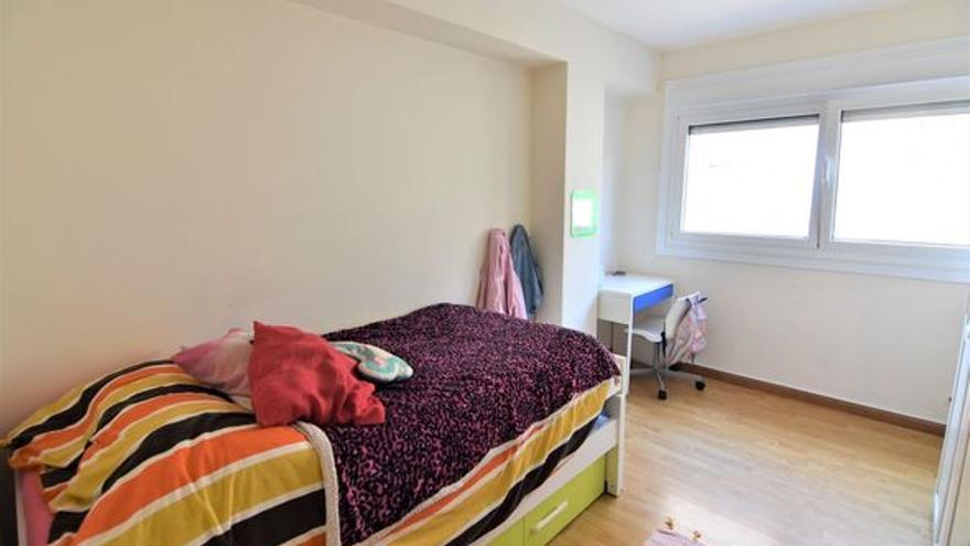 Piso en venta en A Coruña de 4 dormitorios