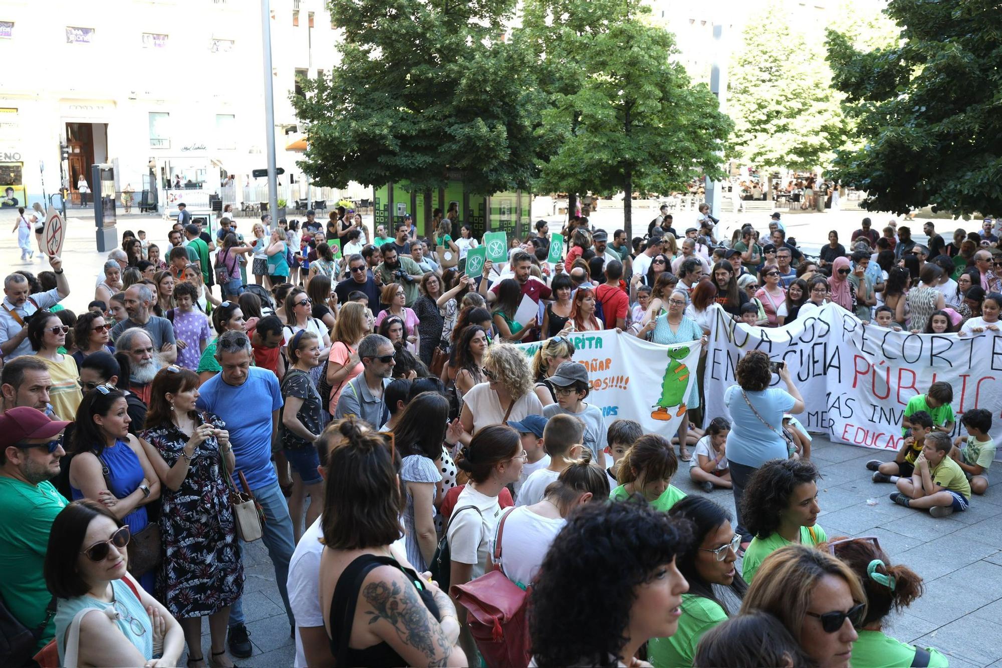 En imágenes | La 'marea verde' vuelve a las calles de Zaragoza contra los recortes en Educación