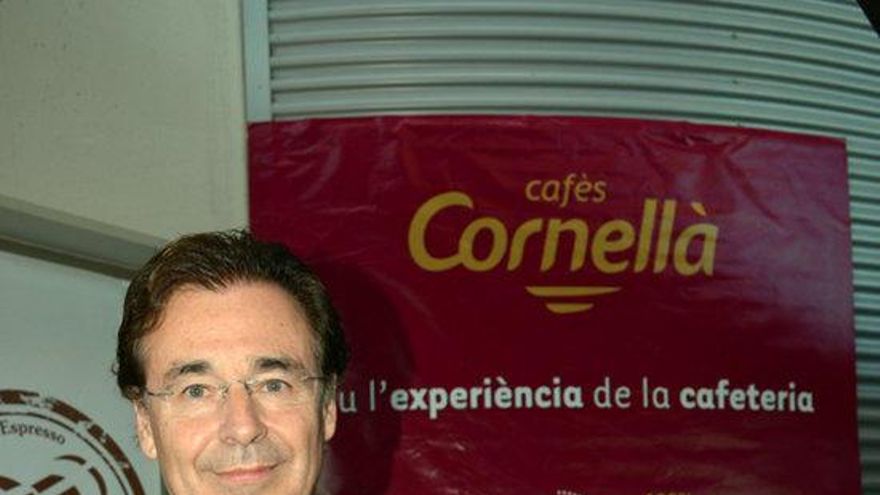 Pere Cornellà amb càpsules per a cafeteres Nespresso