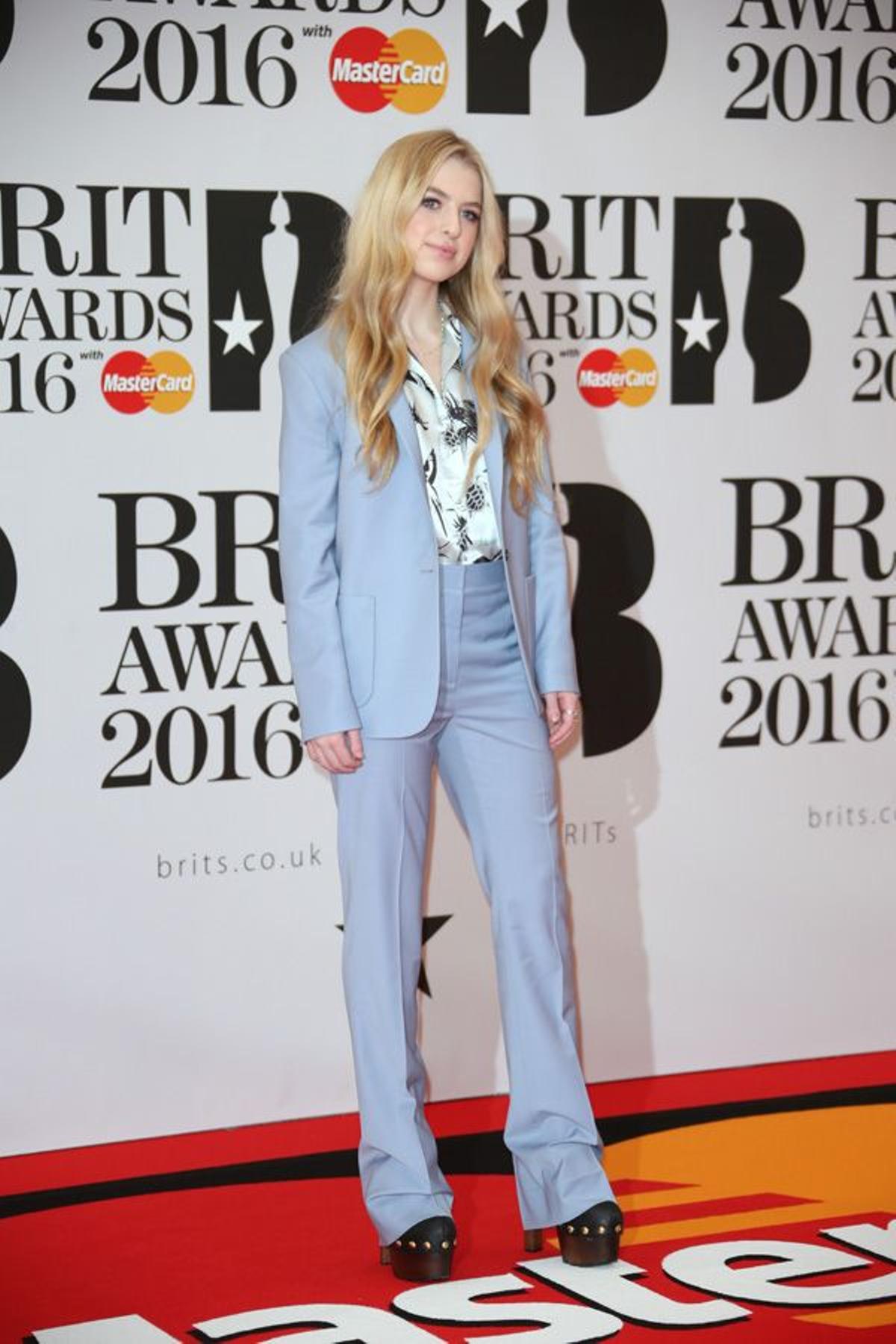 Anais Gallagher en los Brit Awards 2016