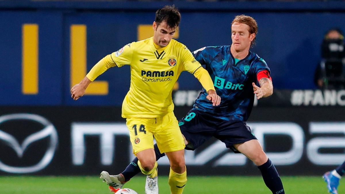 Trigueros durante el partido contra el Cádiz