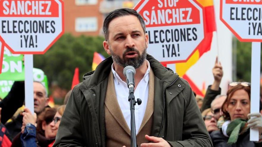 Abascal llama a &quot;sofocar el golpe&quot;.