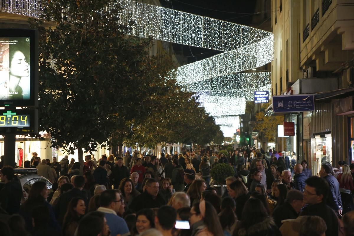 La luz de la navidad ya ilumina el centro