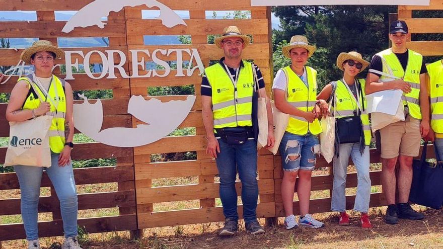 Los alumnos en la feria Foresta que se celebró en Tineo (Asturias). | FDV