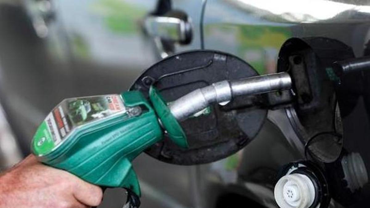 La gasolina de 95 supera los dos euros en varias estaciones de Galicia y ya roza ese límite en Santiago