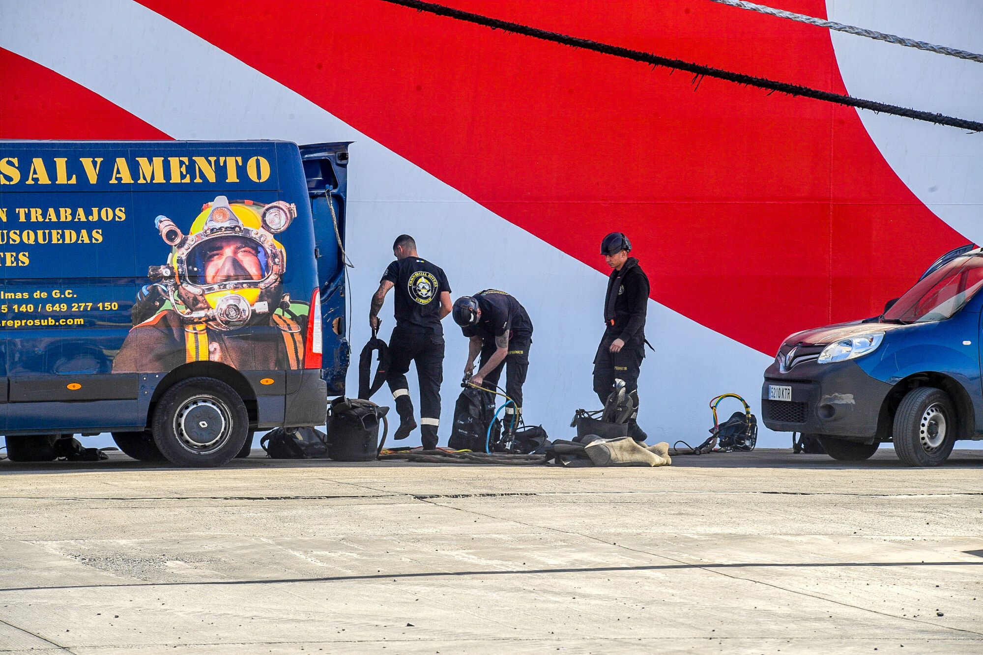 Un barco de Naviera Armas-Trasmediterránea impacta contra un muelle en el Puerto de Las Palmas