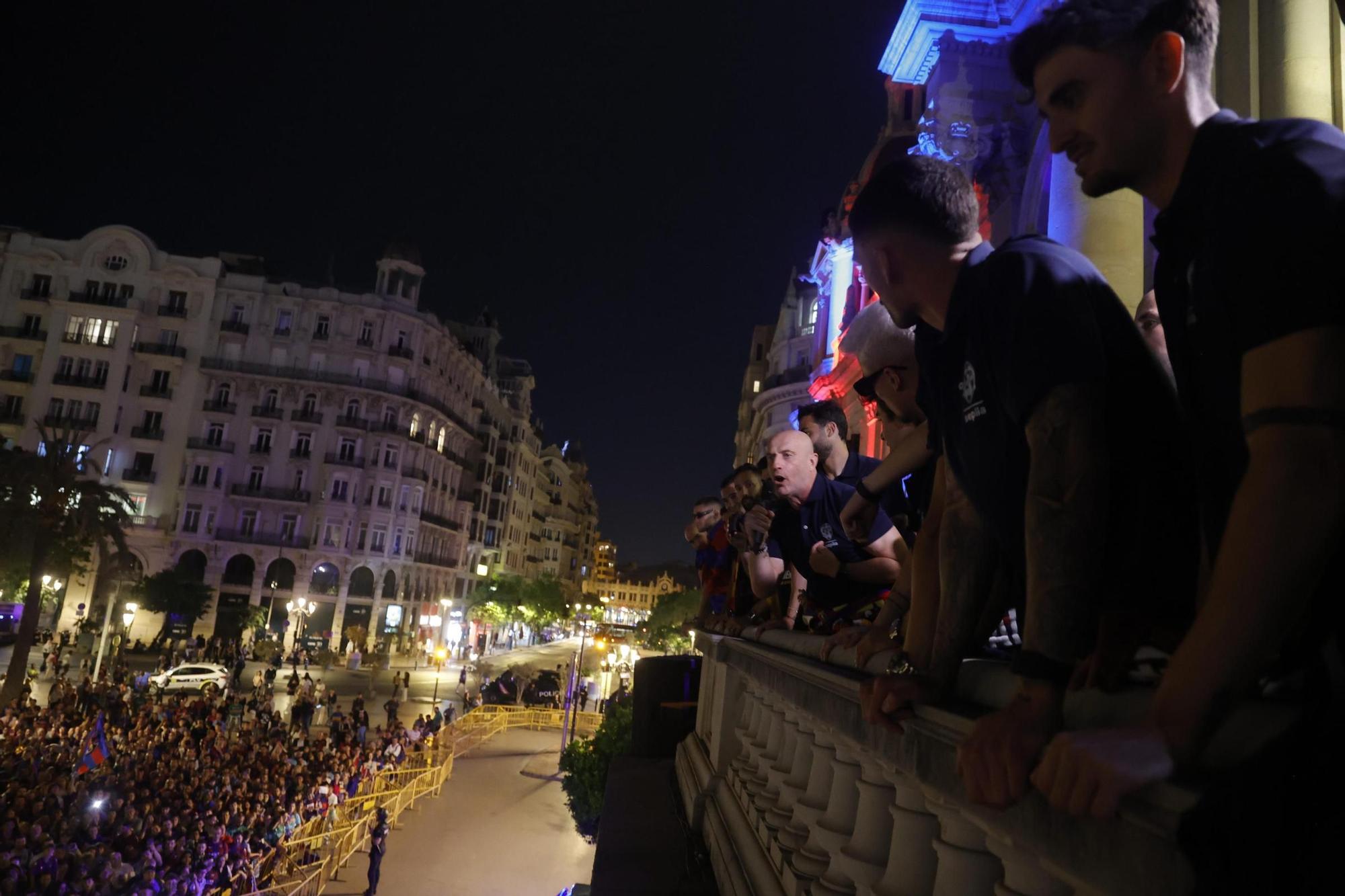 Todas las fotos de la rúa del Levante UD por su ascenso a Primera División
