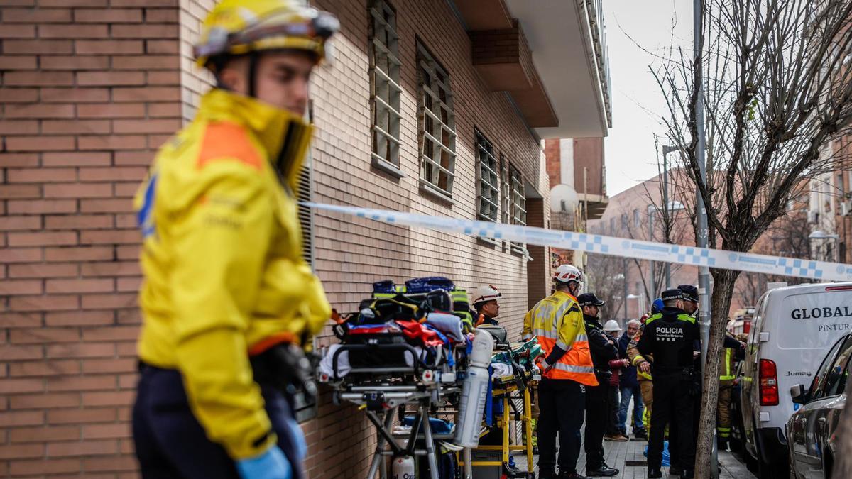 Un edificio de cinco plantas se derrumba en Badalona