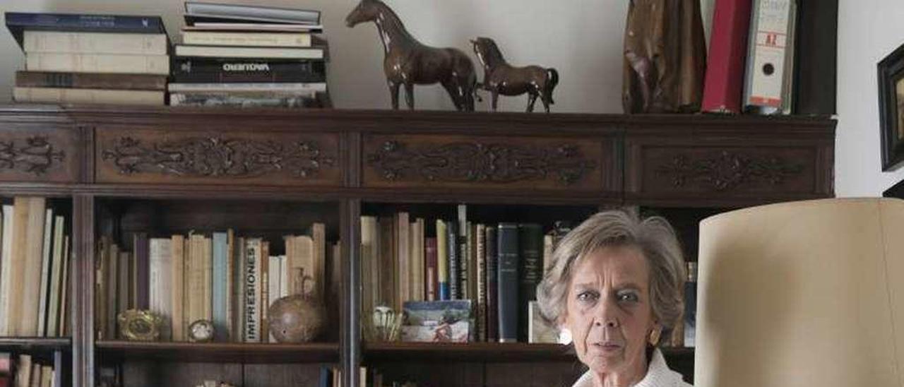 Pilar Quirós, en la sala de estar de su casa de Oviedo.