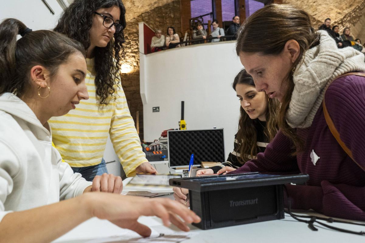 Totes les fotos de la jornada de tarda del programa 'Ambaixadores de les Matemàtiques' Totes les fotos de la jornada de tarda del programa 'Ambaixadores de les Matemàtiques'