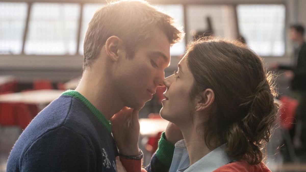 Julio e Irene, protagonistas de la serie 'Todas las veces que nos enamoramos'