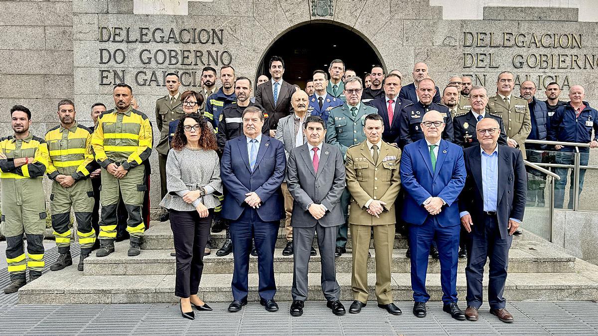 La Delegación del Gobierno en Galicia celebró ayer un homenaje a los medios estatales que participaron en la lucha contra los incendios forestales en la comunidad. El delegado, Pedro Blanco, recordó que el Gobierno central puso a disposición de la Xunta «más de 3.000 efectivos que colaboraron con la extinción».