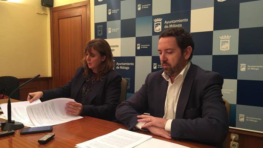 El gerente de Promálaga, Francisco Salas, ha comparecido hoy junto a la edil de Turismo, Rosa Sánchez.