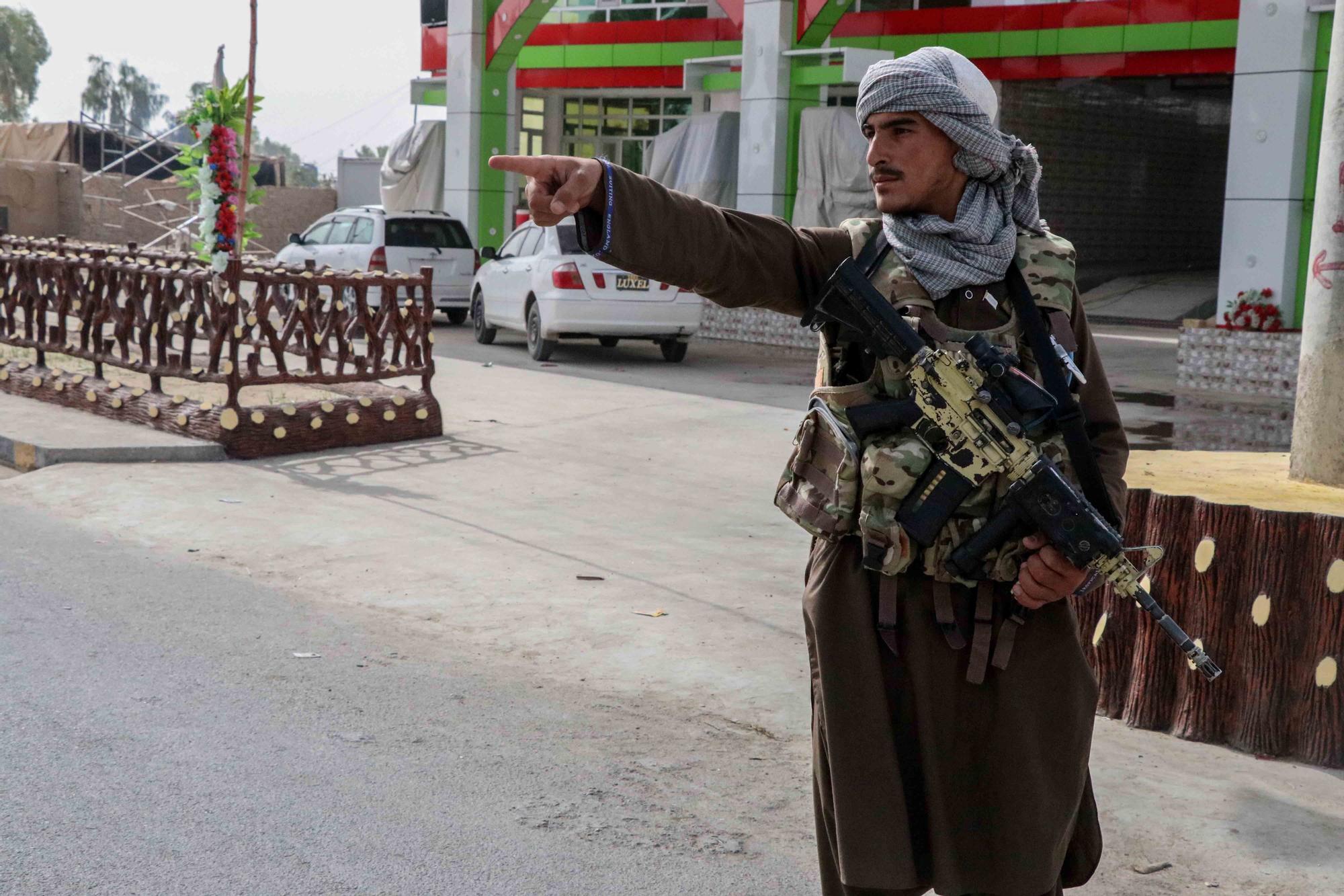 Los talibanes ya patrullan por las calles de Kabul