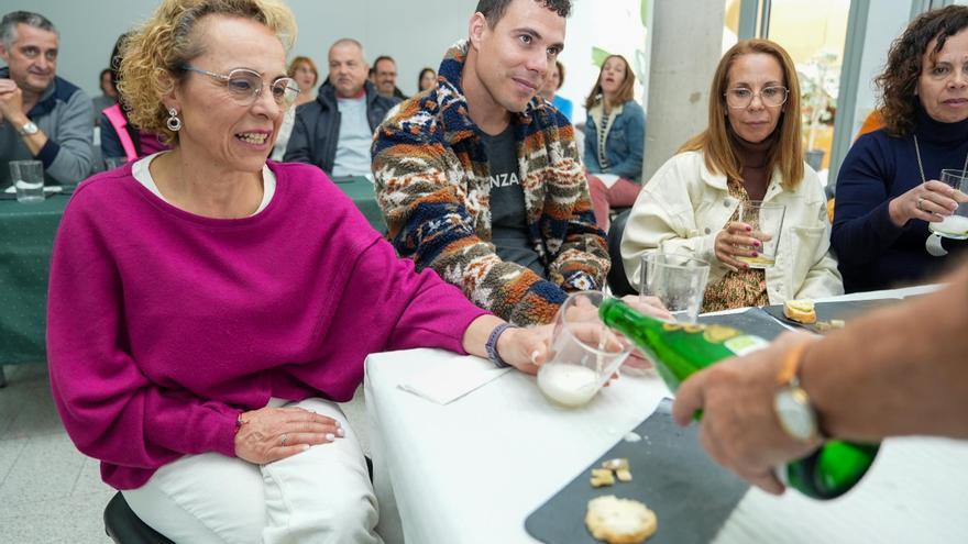 Un culín de sidra con queso que camina