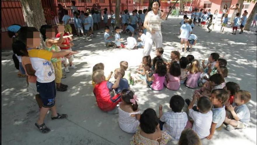 Los niños más pequeños dispondrán de zonas de sombra en sus colegios.