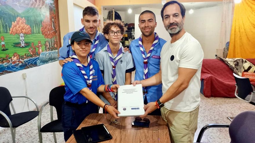 Tres miembros del grupo de los scouts “Mare Nostrum” de El Campello participan en un evento en Noruega