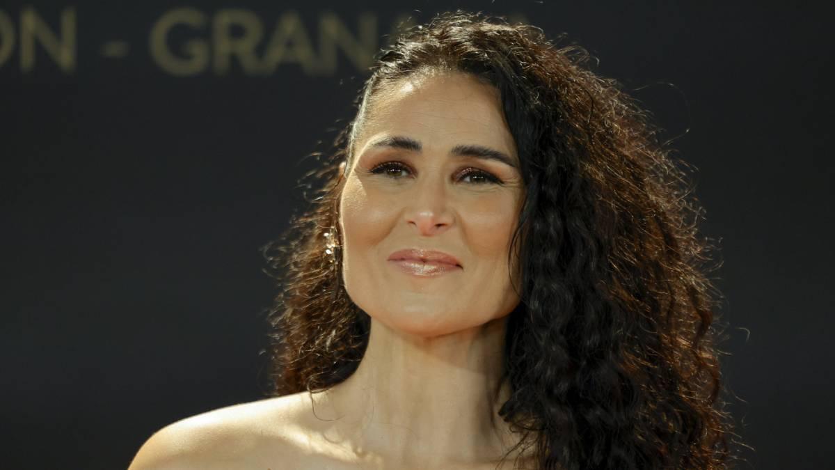 Rosa López recuerda cómo fue su infancia y sus veranos junto a su familia.