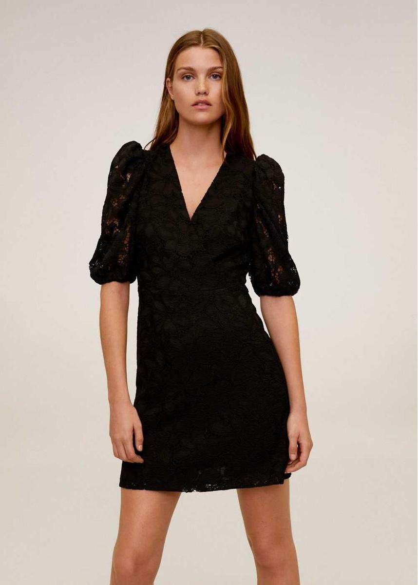 Vestido de encaje negro de Mango Outlet