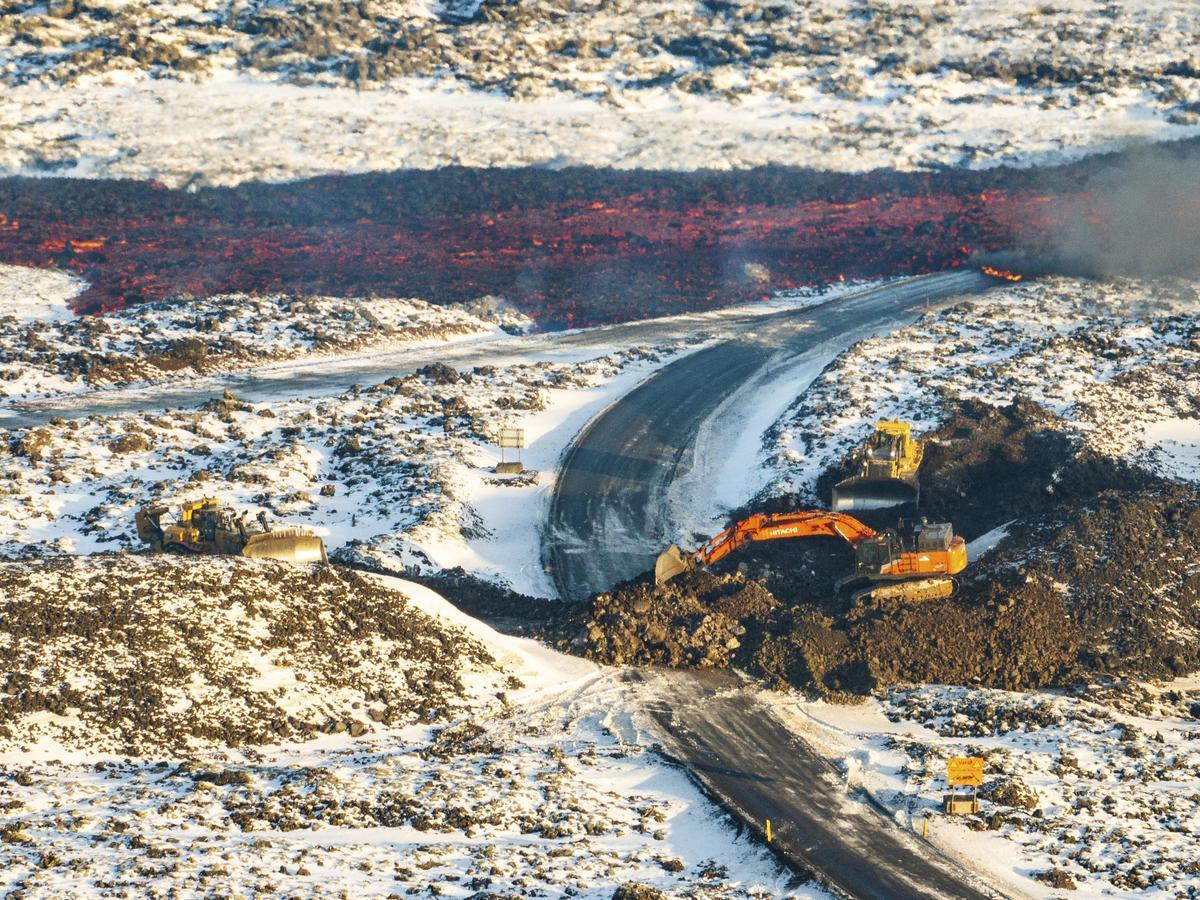 Una erupción volcánica irrumpe al oeste de Islandia