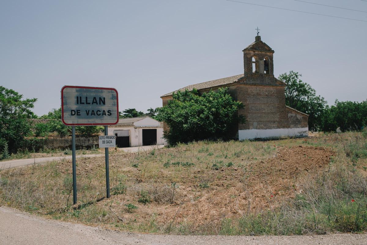 Entrada a Illán de Vacas, la localidad menos poblada de España, que se ubica en Toledo. Entrada a Illán de Vacas, la localidad menos poblada de España, que se ubica en Toledo.