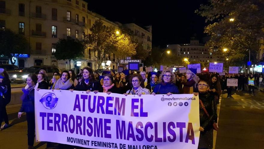 Miles de manifestantes se congregan en Palma con motivo del 25N