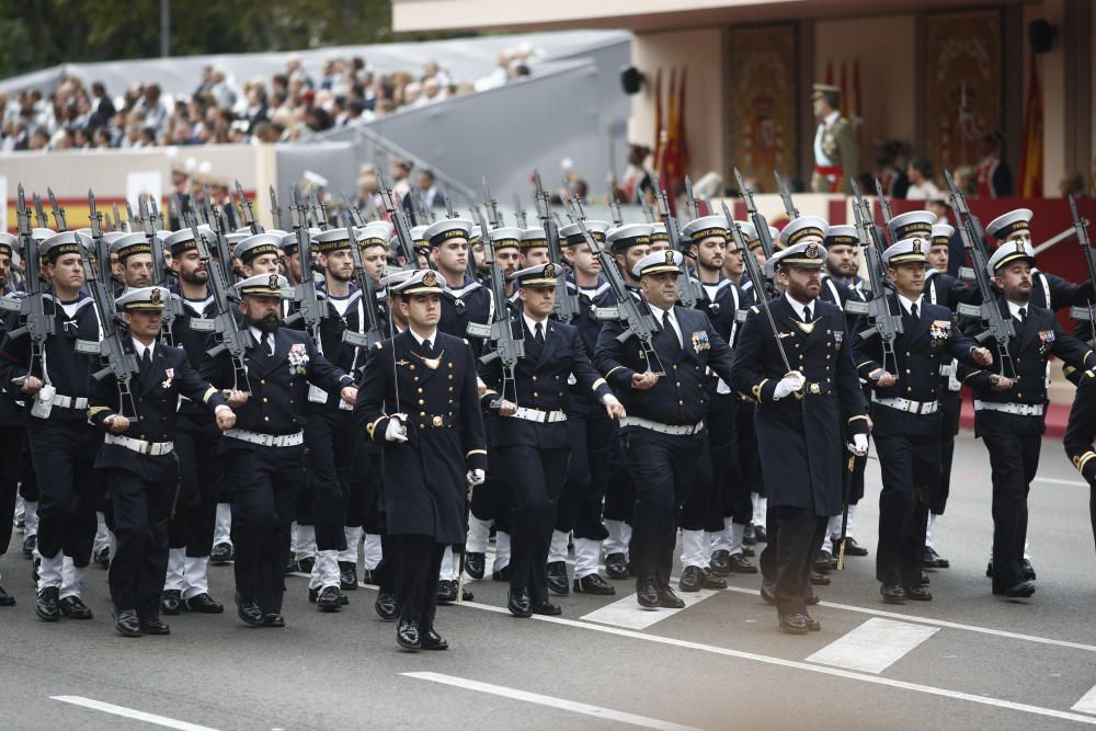 Gendarmes franceses en el desfile del 12 de ...