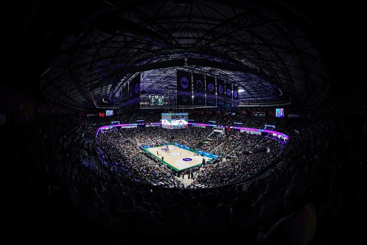 El Carpena, preparado para un gran partido de baloncesto.