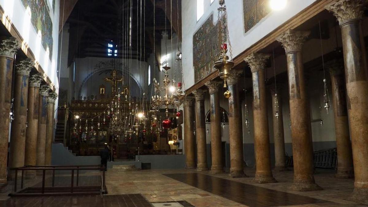 La iglesia de la Natividad, completamente vacía.