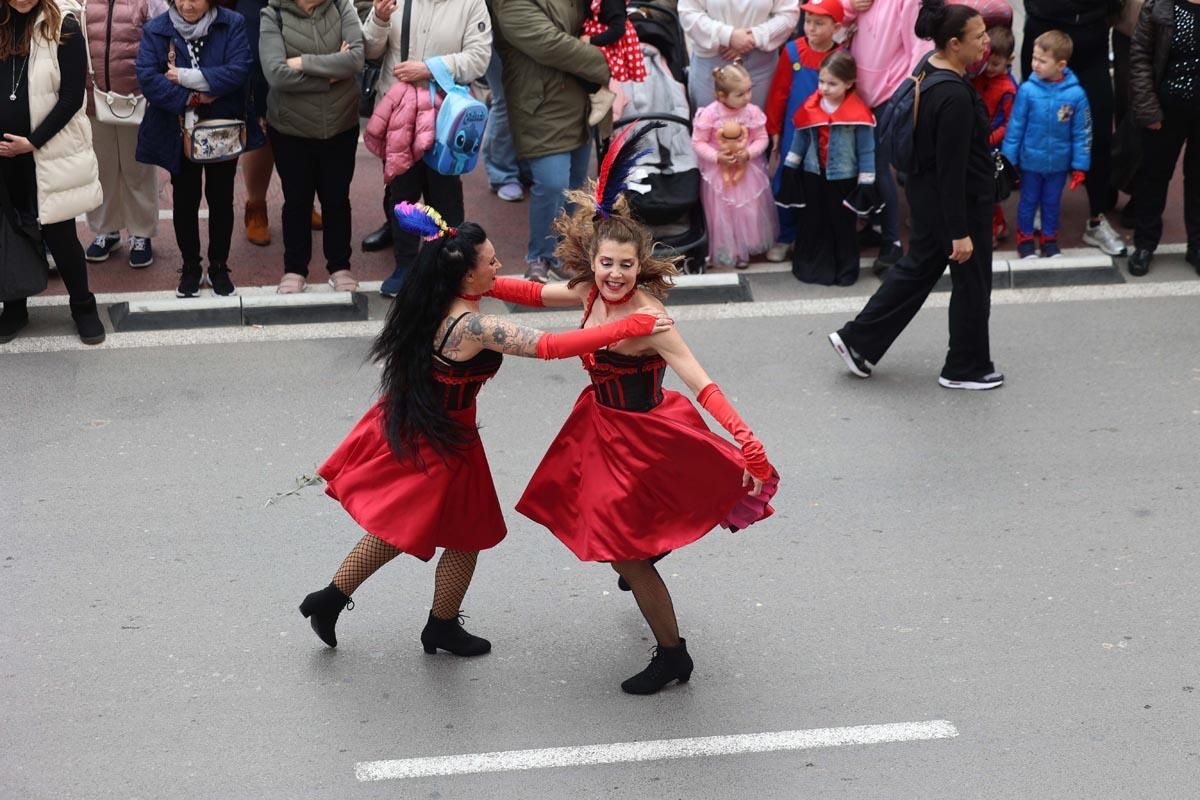 Búscate en las imágenes de la rúa de Carnaval de Ibiza