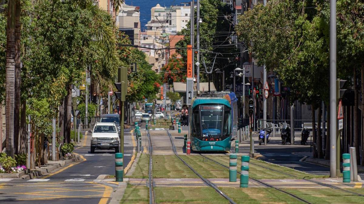 Vías del tranvía, en Santa Cruz de Tenerife.