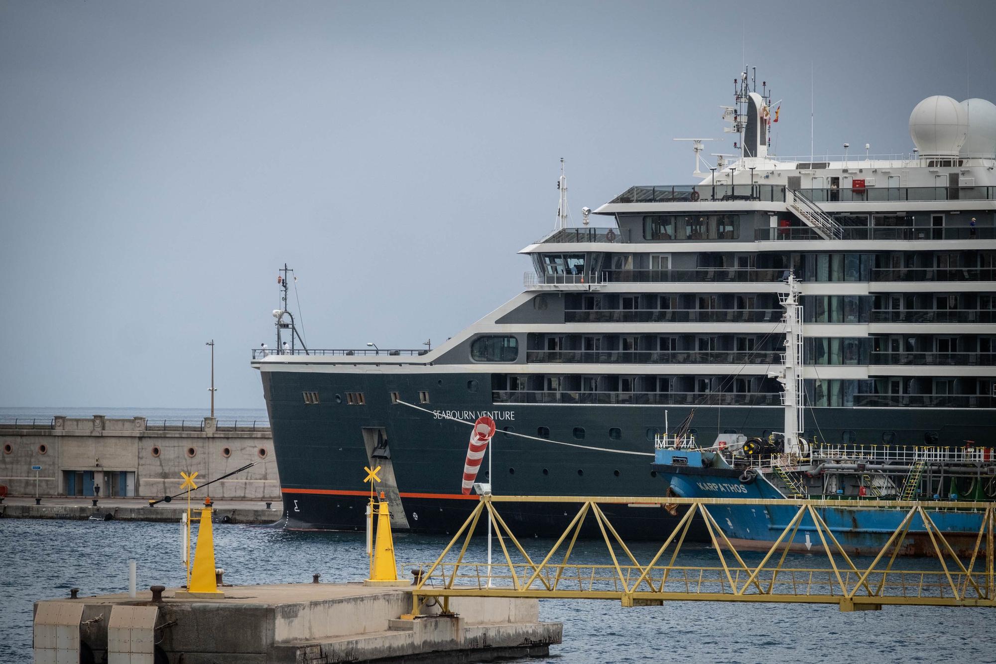 El crucero de gran lujo 'Seabourn Venture', en el Puerto de Santa Cruz de Tenerife