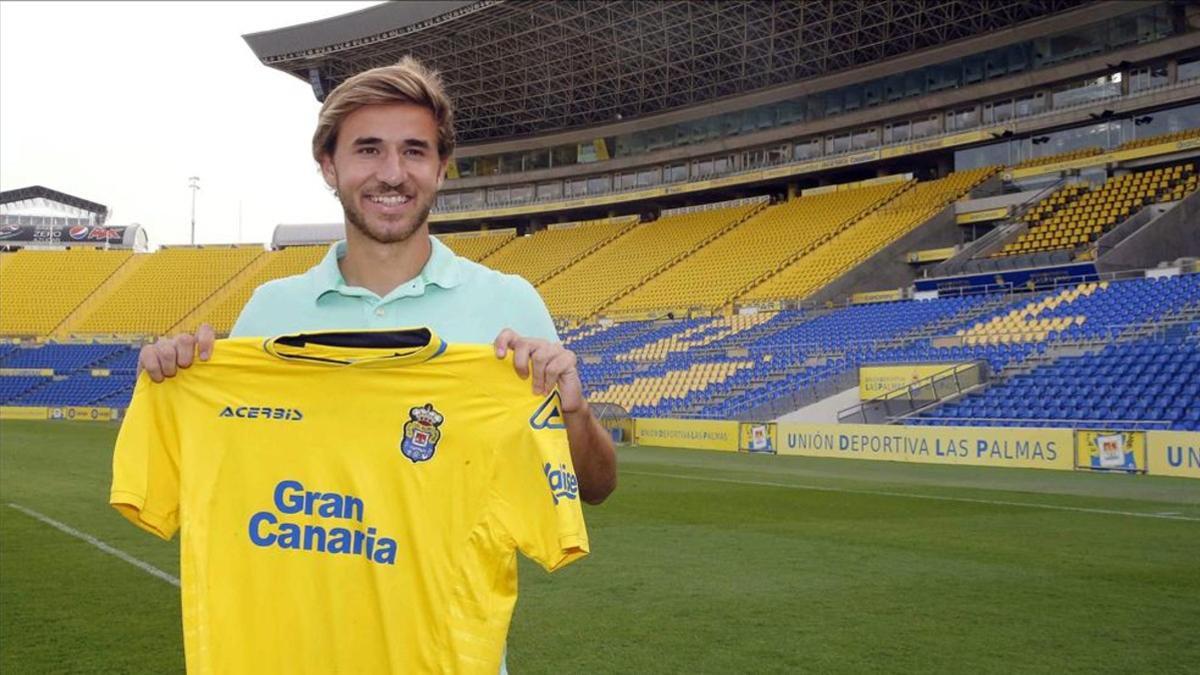 Samper posó este viernes con la camiseta de Las Palmas