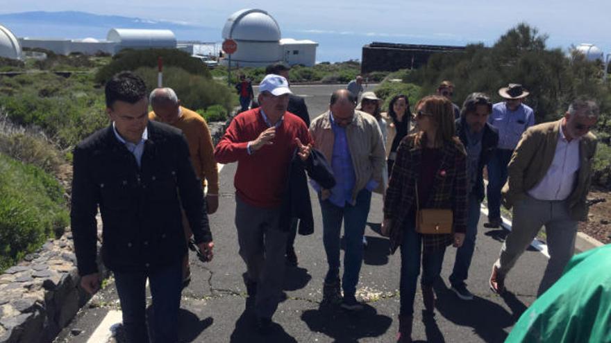 Visita del PSOE al Observatorio del Teide.