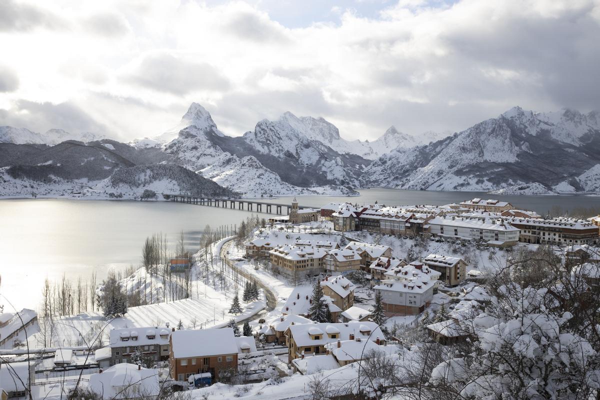 Los fiordos leoneses cubiertos de nieve