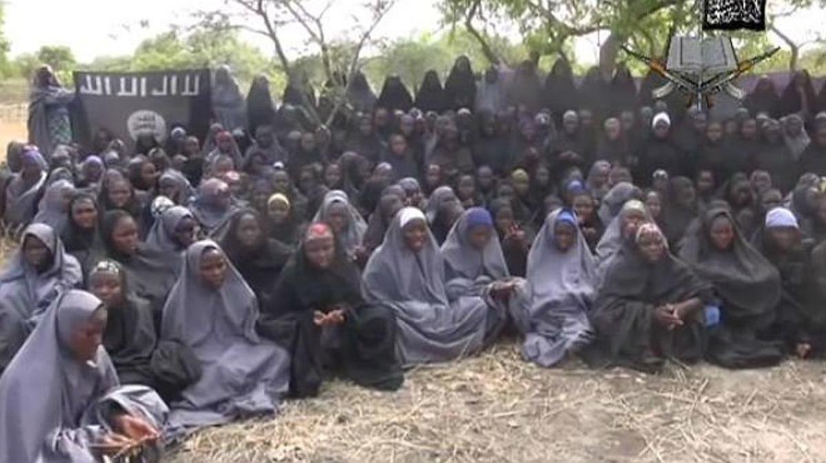 Boko Haram mostra les nenes segrestades a Nigèria