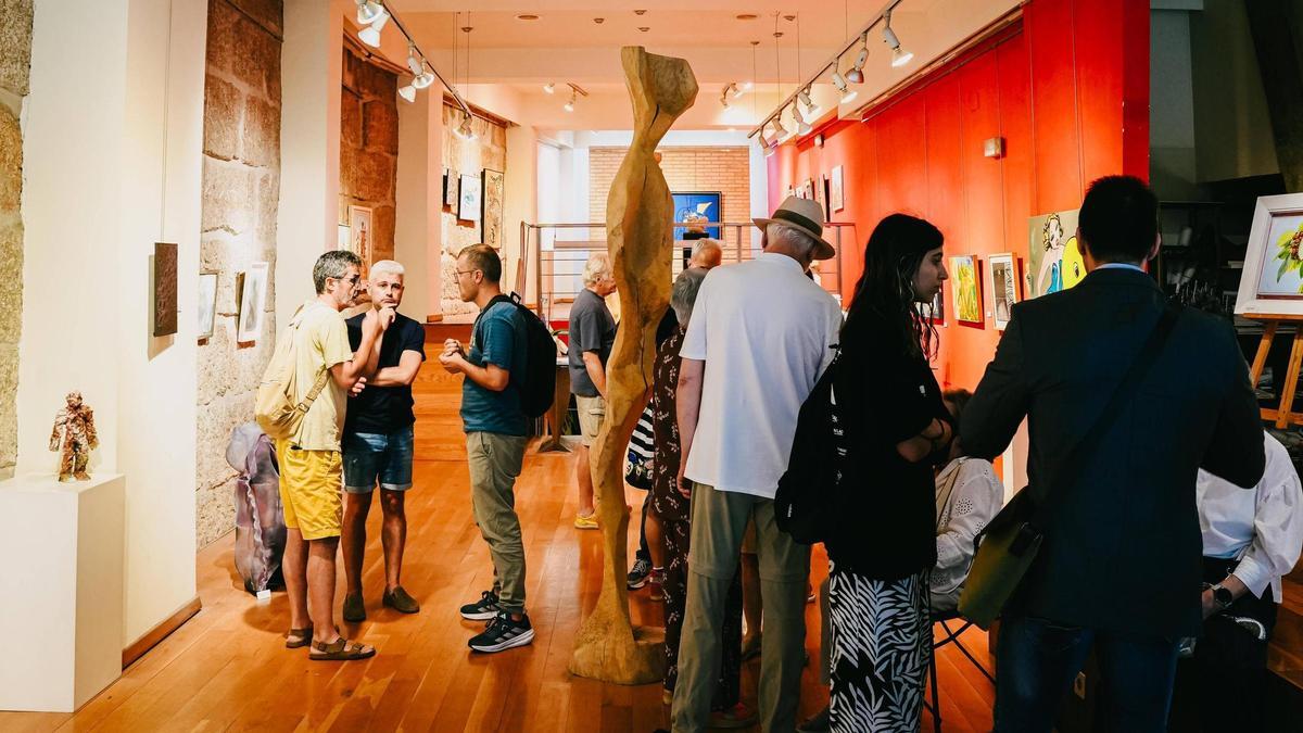 La Galería Visol celebró este jueves la clausura de su exposición por el 30 aniversario.