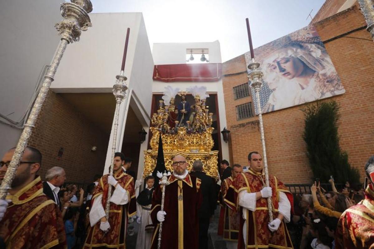 Lunes Santo primaveral para albergar una simbiosis de marchas y silencio