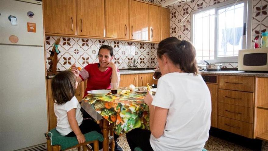 Solo el 4% de los menores andaluces en pobreza recibe la renta de inserción