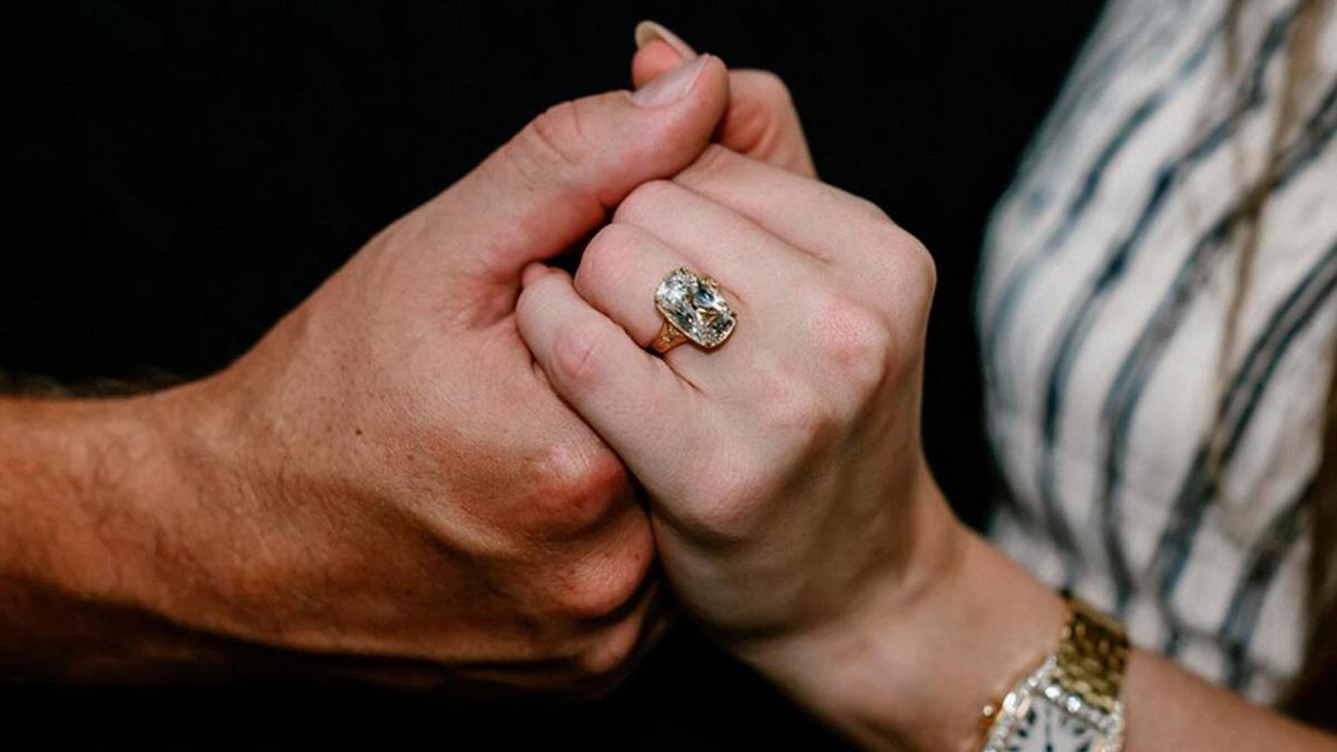 Taylor Swift anuncia que se casa con Travis Kelce