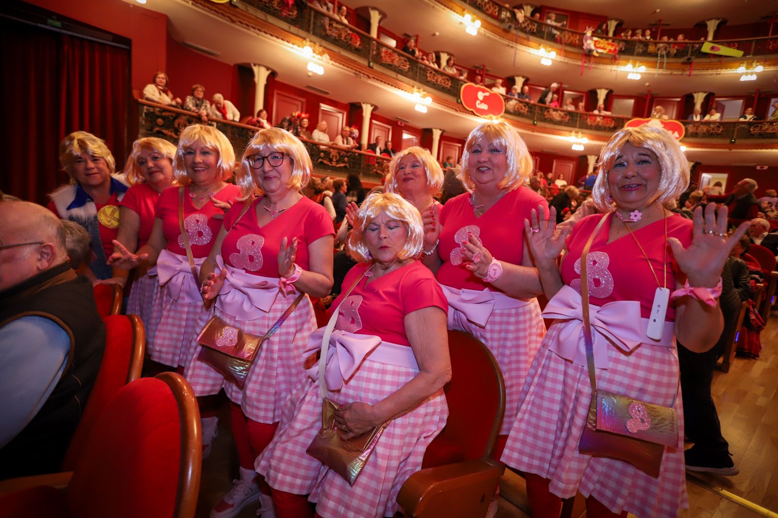 Los mayores conquistan el Gran Teatro por Carnaval